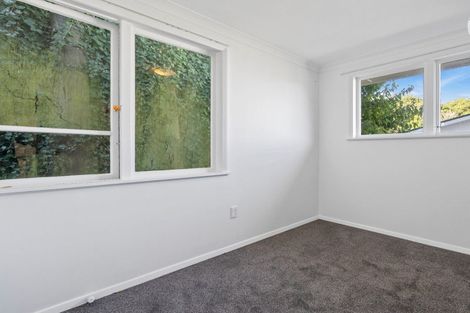 Photo of property in 43 Stewart Drive, Newlands, Wellington, 6037