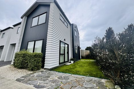 Photo of property in 47a Gossamer Drive, Pakuranga Heights, Auckland, 2010
