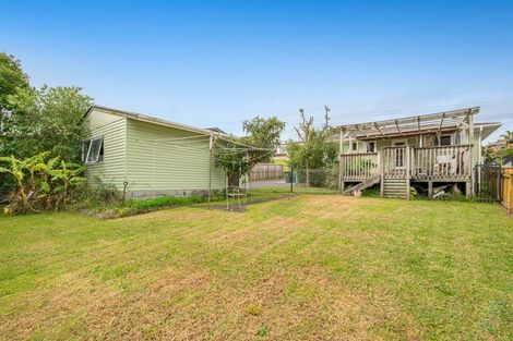 Photo of property in 9 Hand Road, Helensville, 0800
