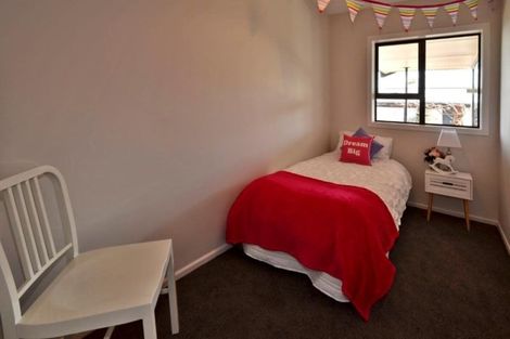 Photo of property in 445 Mairehau Road, Parklands, Christchurch, 8083