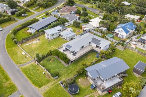 Photo of property in 6 Bayly Street, Baylys Beach, Dargaville, 0377