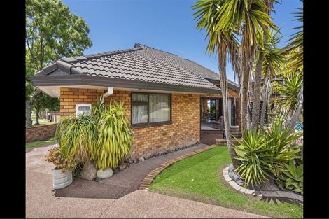 Photo of property in 9 Renoir Street, West Harbour, Auckland, 0618