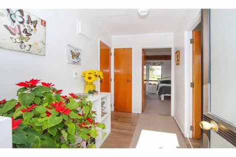 Photo of property in 2/28 Fairdale Place, Birkdale, Auckland, 0626
