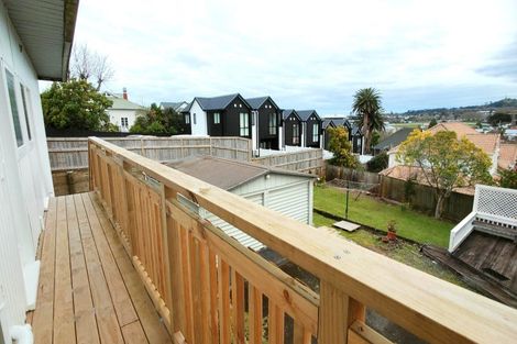 Photo of property in 3/16 Green Lane East, Remuera, Auckland, 1050