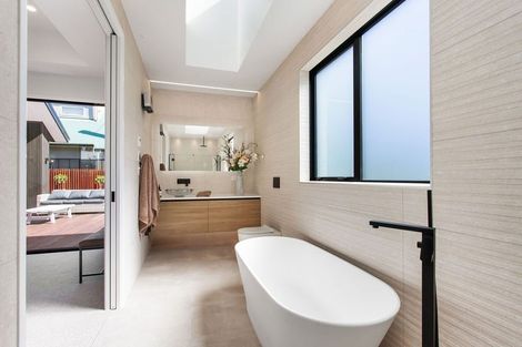 Photo of property in 85 Glandovey Road, Fendalton, Christchurch, 8052