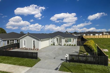 Photo of property in 21 Bellamont Street, Kumeu, 0810