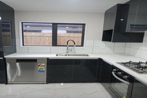 Photo of property in 21 Black Beech Crescent, Takanini, 2110