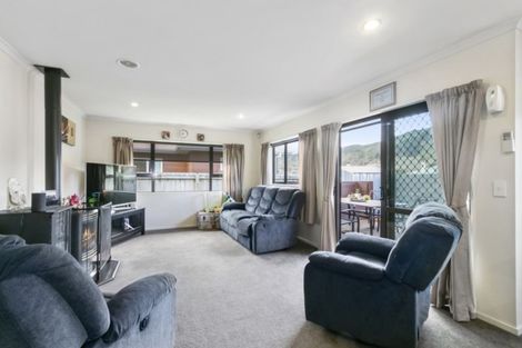 Photo of property in 13 Woodland Grove, Wainuiomata, Lower Hutt, 5014