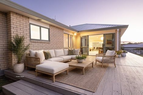 Photo of property in 18 Vanderbilt Place, Welcome Bay, Tauranga, 3112