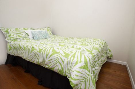 Photo of property in 23a Paparoa Road, Cockle Bay, Auckland, 2014