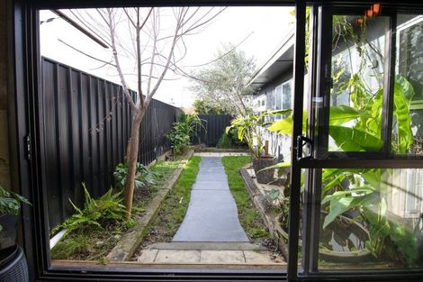 Photo of property in 15 Puketapu Road, Taradale, Napier, 4112