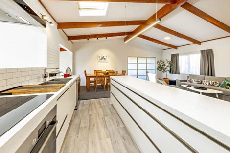 Photo of property in 8a Commissariat Road, Mount Wellington, Auckland, 1060