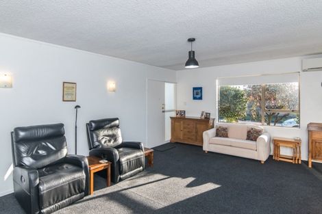 Photo of property in 34a Rewarewa Crescent, Waikanae, 5036