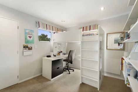 Photo of property in 3 Augusta Place, Forrest Hill, Auckland, 0620