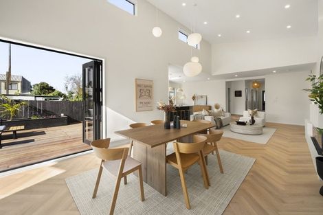 Photo of property in 8 Creamer Avenue, Belmont, Auckland, 0622