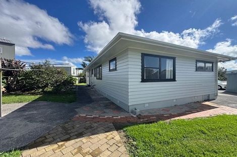 Photo of property in 21 Tranent Road, Mangere, Auckland, 2022