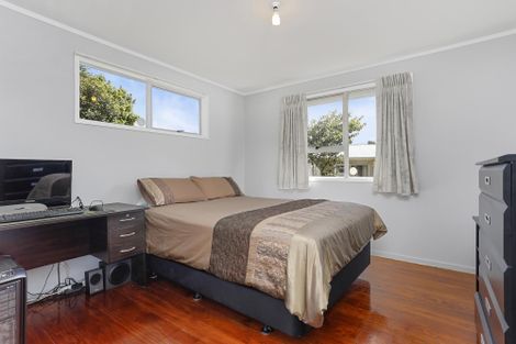 Photo of property in 16 Onedin Place, Titirangi, Auckland, 0604