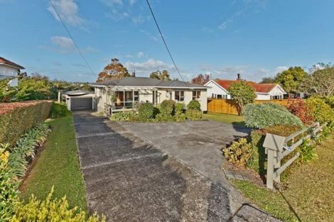 Photo of property in 65 Pupuke Road, Birkenhead, Auckland, 0627
