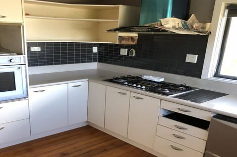 Photo of property in 1 Fayette Place, Te Atatu South, Auckland, 0610