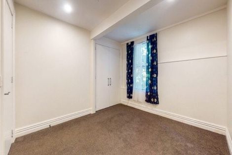 Photo of property in 56 Kelburn Parade, Kelburn, Wellington, 6012