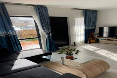 Photo of property in 132e Tiriwa Drive, Massey, Auckland, 0614