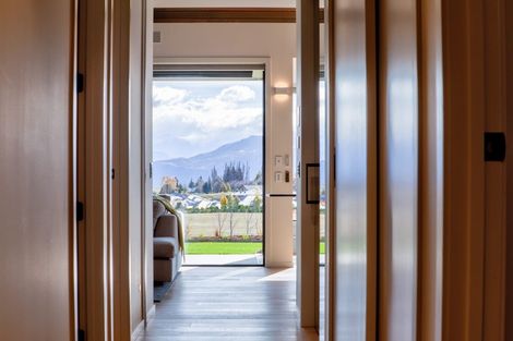 Photo of property in 16 Mccaw Mews, Wanaka, 9305