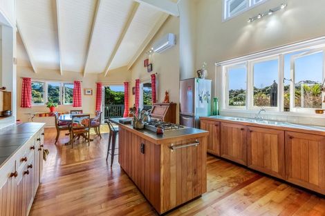 Photo of property in 26 Ocean Road, Surfdale, Waiheke Island, 1081