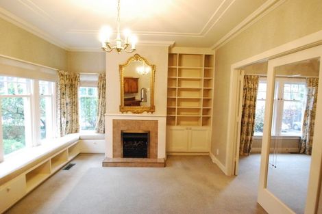 Photo of property in 19 Fitzherbert Terrace, Thorndon, Wellington, 6011