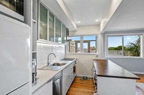 Photo of property in 139 The Esplanade, Petone, Lower Hutt, 5012