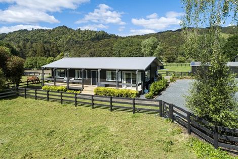 Photo of property in 2493 Hunua Road, Hunua, Papakura, 2583