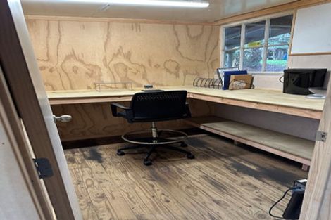 Photo of property in 24 Holdens Road, Henderson, Auckland, 0612