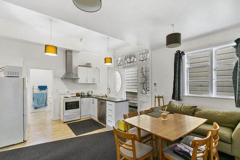 Photo of property in 262 The Terrace, Te Aro, Wellington, 6011