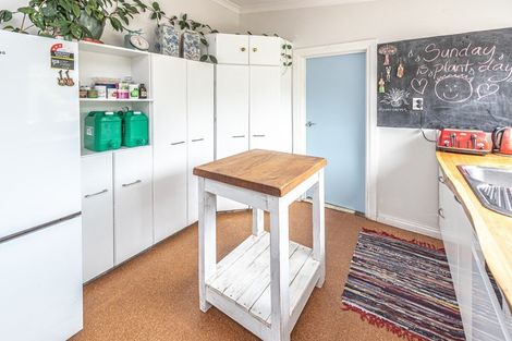 Photo of property in 25 Mason Terrace, Gonville, Whanganui, 4501