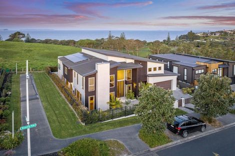 Photo of property in 27 Bearing Parade, Long Bay, Auckland, 0630