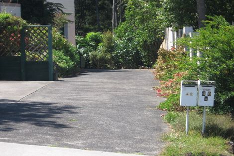 Photo of property in 1/42 Easton Park Parade, Glenfield, Auckland, 0629