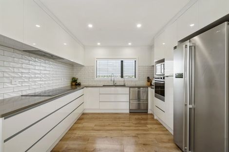 Photo of property in 11 Coventry Way, Long Bay, Auckland, 0630