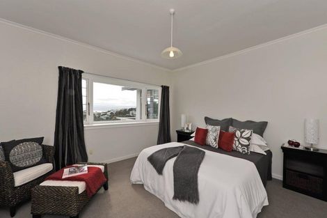 Photo of property in 11 Northland Road, Northland, Wellington, 6012