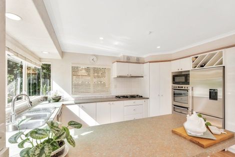 Photo of property in 11 Corta Bella Place, Golflands, Auckland, 2013