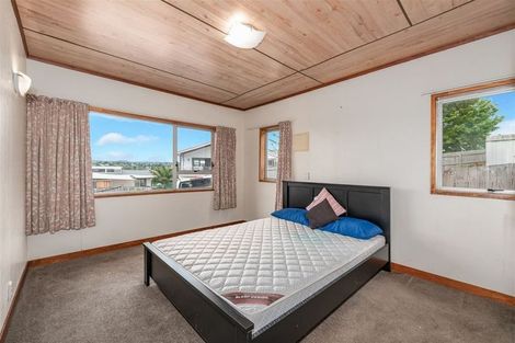 Photo of property in 4/89a Royal Road, Massey, Auckland, 0614