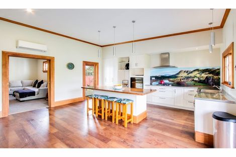 Photo of property in 1002 Fitzroy Avenue, Mahora, Hastings, 4120