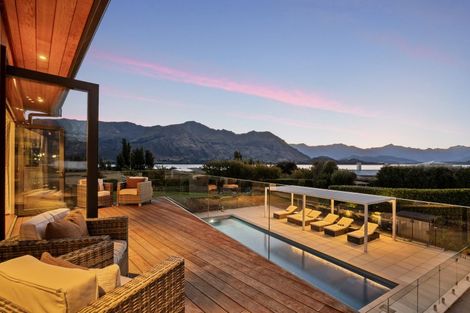 Photo of property in 314 Beacon Point Road, Wanaka, 9305