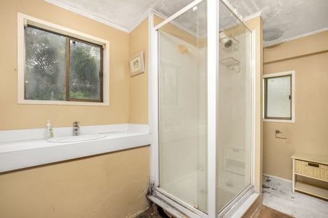 Photo of property in 15 Wyvern Place, Glenfield, Auckland, 0629
