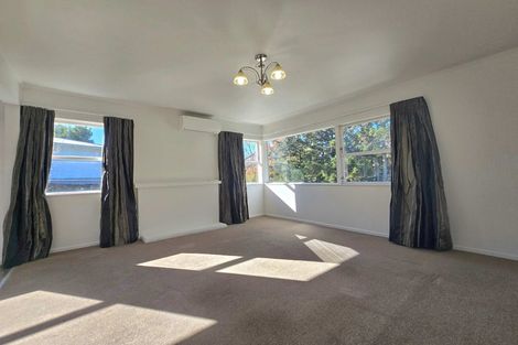 Photo of property in 16 Blenheim Street, Glenfield, Auckland, 0629
