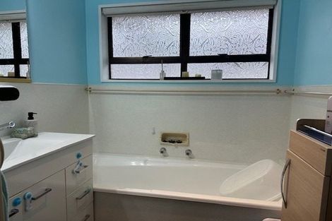 Photo of property in 52 Cumberland Crescent, Welcome Bay, Tauranga, 3112