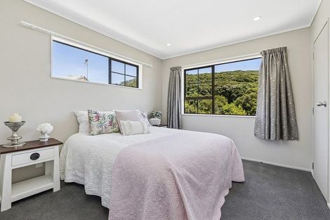 Photo of property in 45 Albatross Close, Whitby, Porirua, 5024