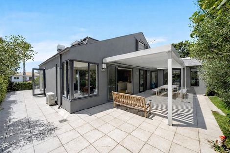 Photo of property in 11 Audrey Road, Takapuna, Auckland, 0620