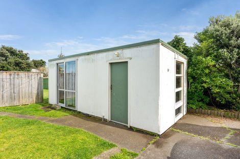 Photo of property in 21 Hood Street, Castlecliff, Whanganui, 4501