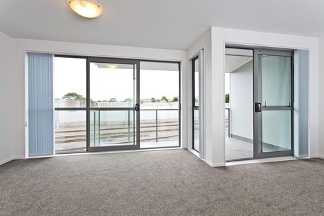 Photo of property in 8/26 Railway Street West, Papakura, 2110