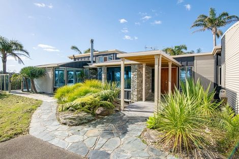 Photo of property in 52 Sunnyheights Road, Orewa, 0931