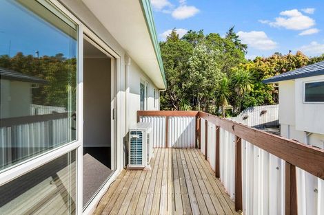 Photo of property in 2/16 Ocean View Road, Hatfields Beach, Orewa, 0931